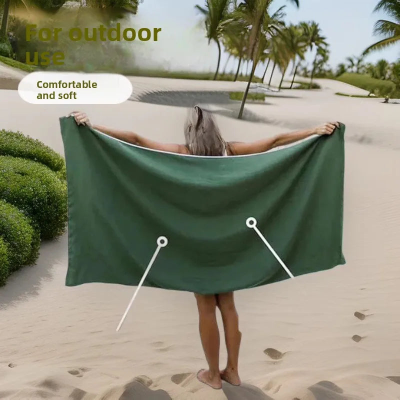 Outdoor magnetic quick-dry beach towel